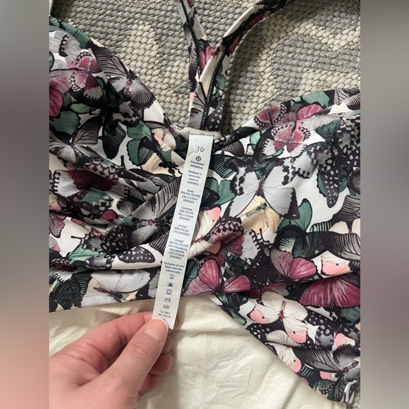 NWOT Lululemon Wrap It Up Tank
So Fly Butterfly Angel Wing Multi - Picture 4 of 9